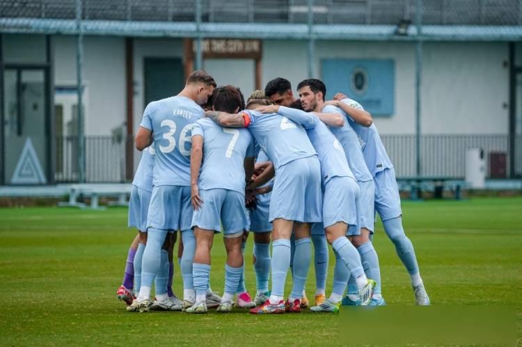 泰国队在比赛中发挥稳定,队伍士气高涨 泰国队在比赛中发挥稳定,队伍士气高涨