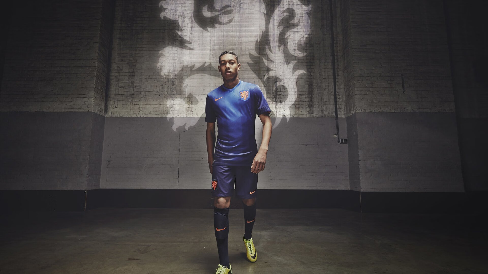 开云体育APP下载-富安健洋爆发，勒沃库森连续得分压制乌克兰