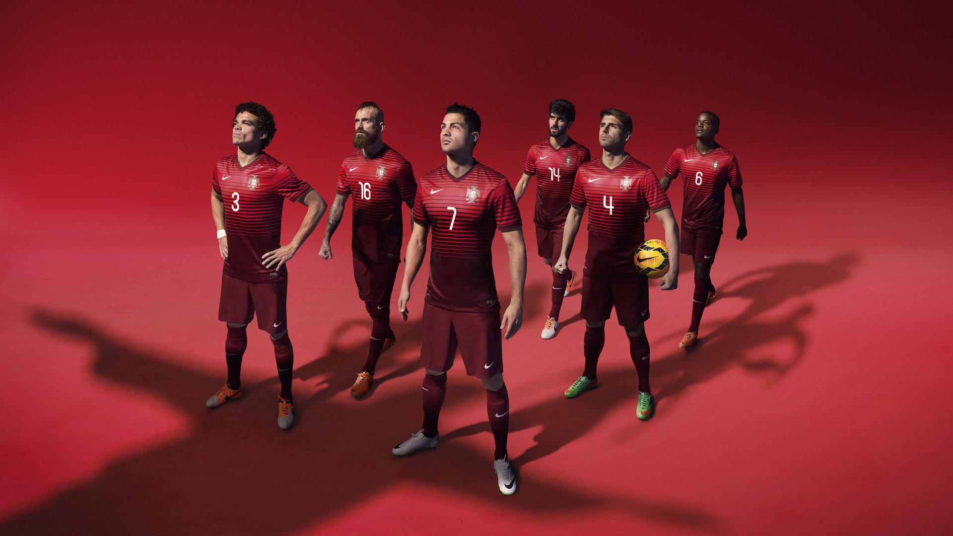 绝地反击，梅赛德斯如何用一场完美逆转，让法拉利的红色海洋凝固—拉塞尔惊艳四座，改写F1赛季终局